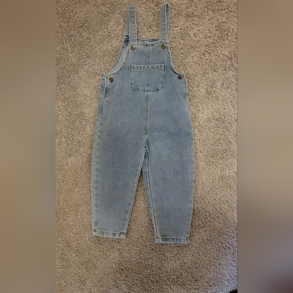 Boys 5/6 denim overalls.